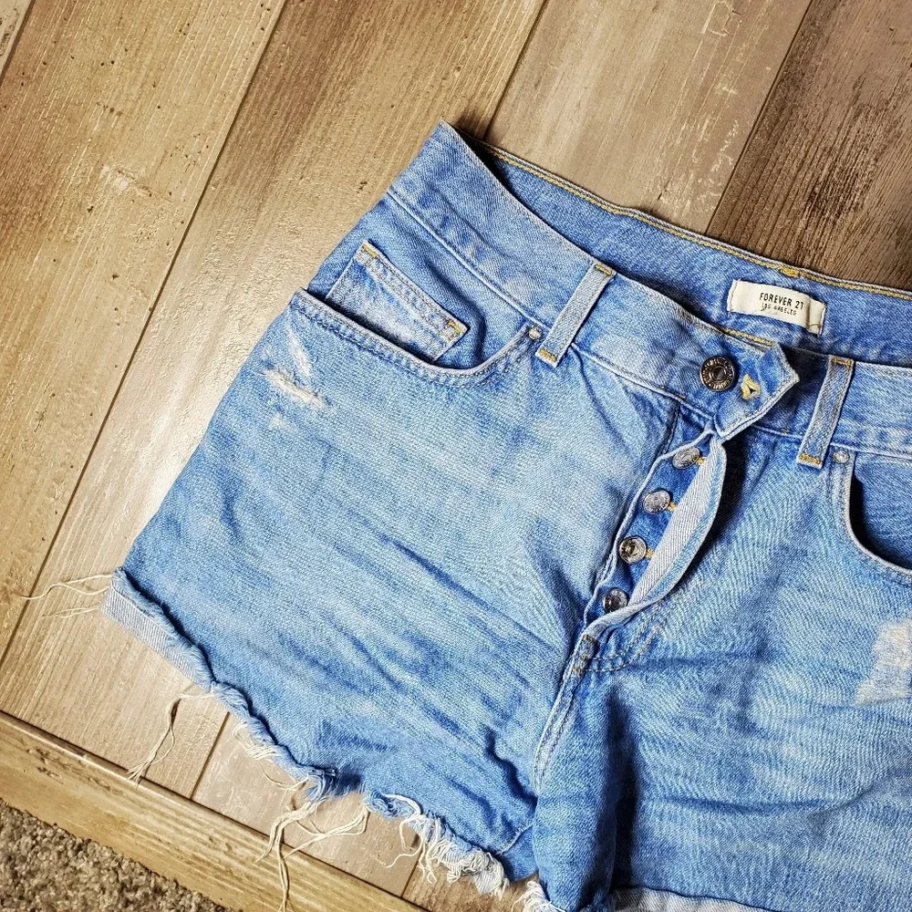 Forever 21 Distressed Jean Shorts Medium Wash Size 25